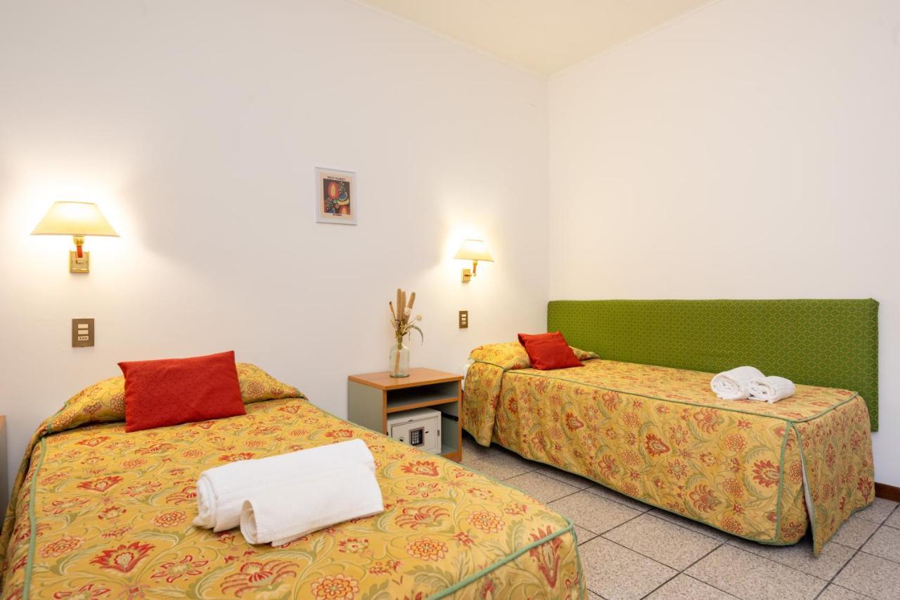 Camelia Rooms Venice Guesthouse Mestre Bagian luar foto