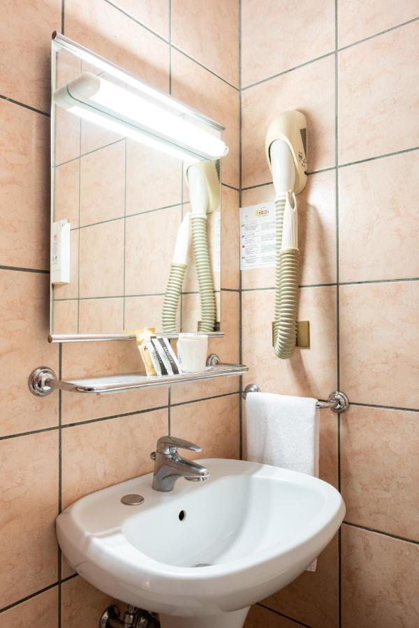 Camelia Rooms Venice Guesthouse Mestre Bagian luar foto