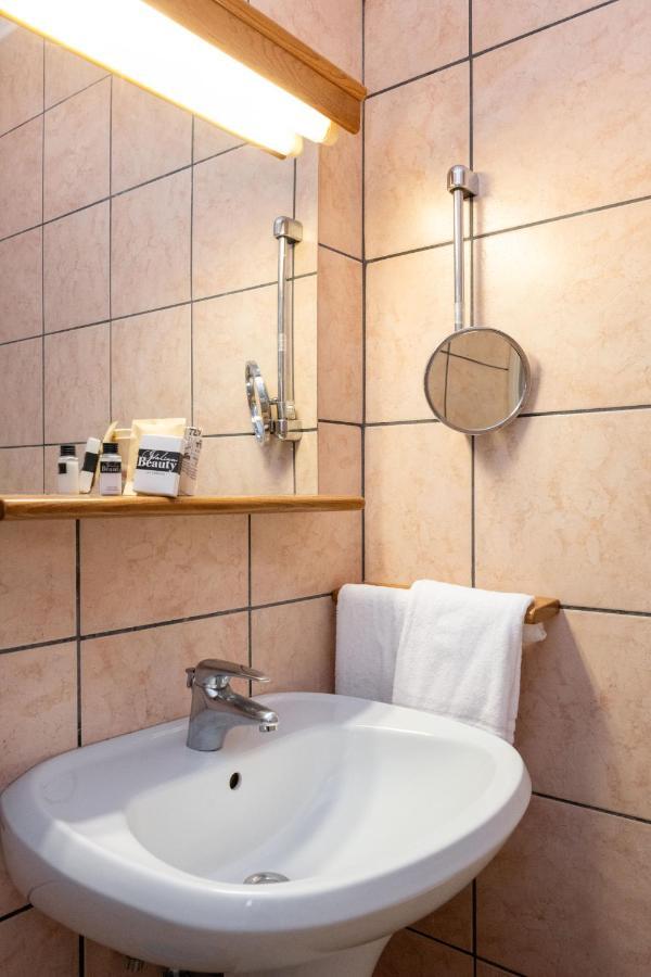 Camelia Rooms Venice Guesthouse Mestre Bagian luar foto