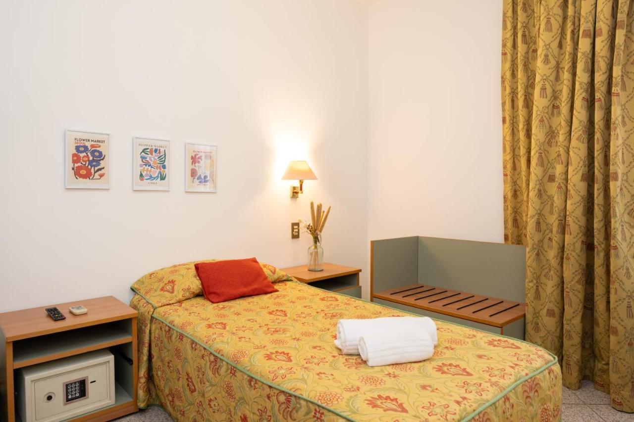 Camelia Rooms Venice Guesthouse Mestre Bagian luar foto