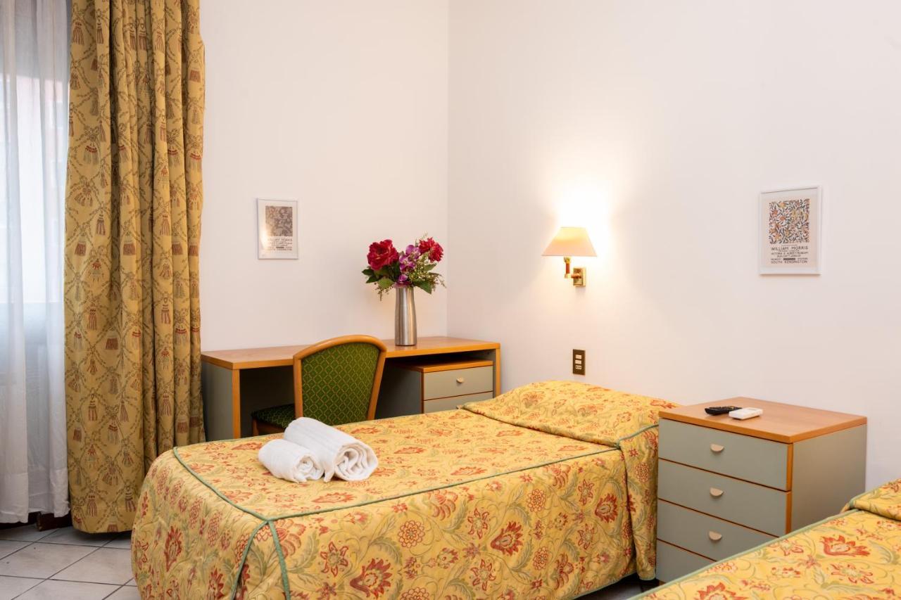 Camelia Rooms Venice Guesthouse Mestre Bagian luar foto